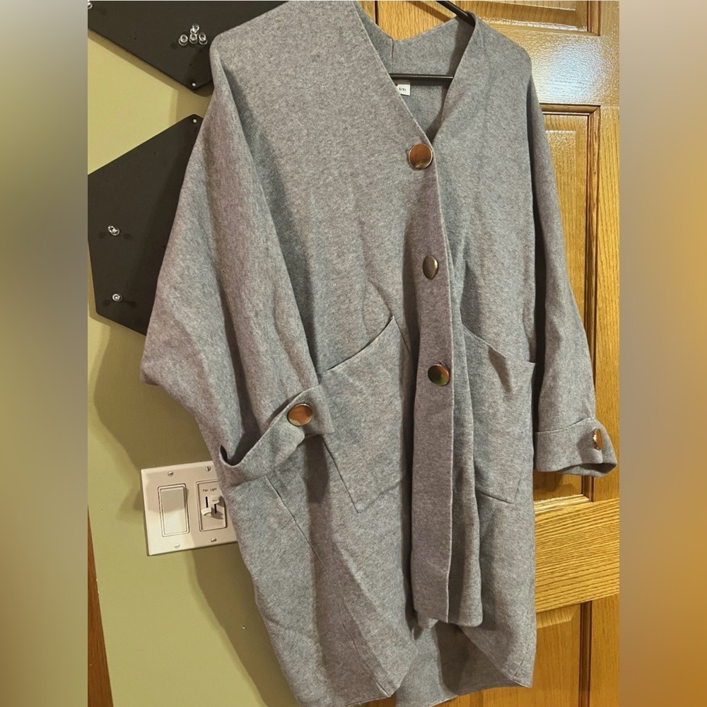 Light Gray Button-Front Cape Coat with Pockets - image 2